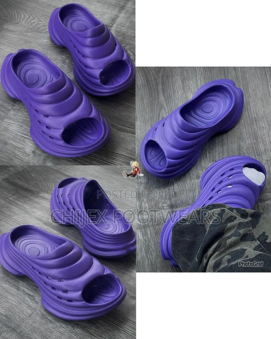 Trendy Comfy Slides! 