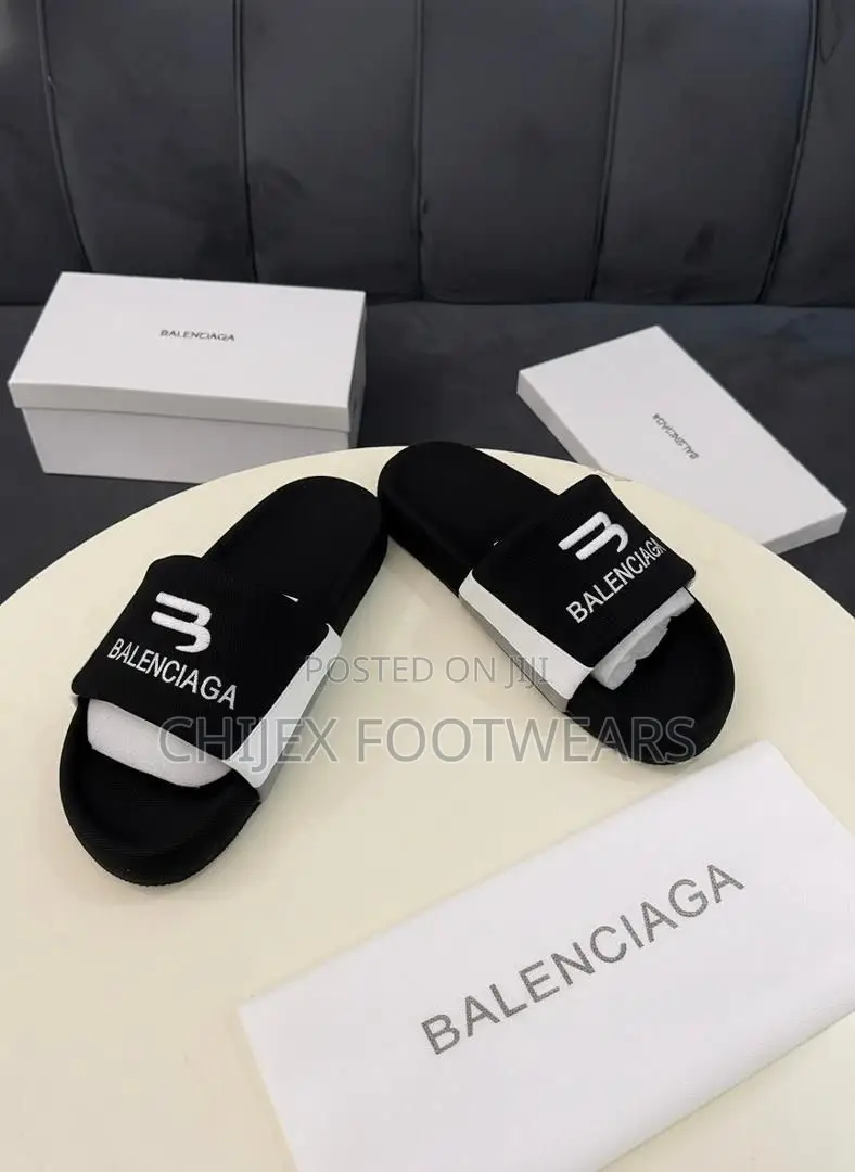 Balenciaga Slides ! 