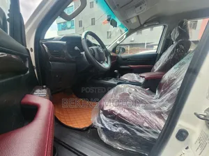 Toyota Hilux 2020 Silver