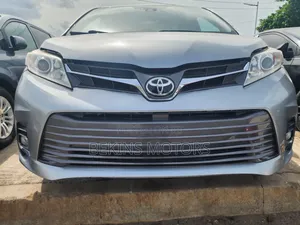 Toyota Sienna 2017 Gray