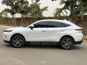Toyota Venza XLE AWD 2023 White