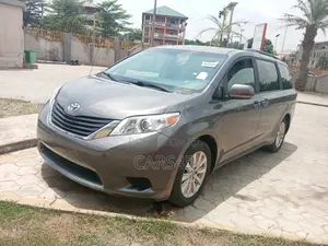 Toyota Sienna 2014 Gray