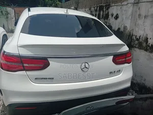 Mercedes-Benz GLE-Class 2019 White