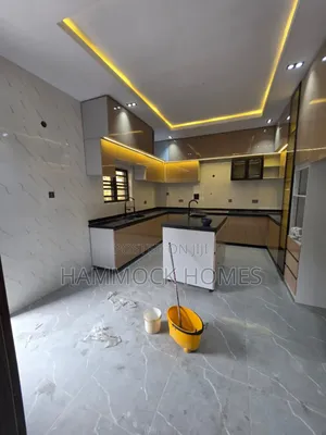 5bdrm Duplex in Carlton Gate Estate, Akobo for sale