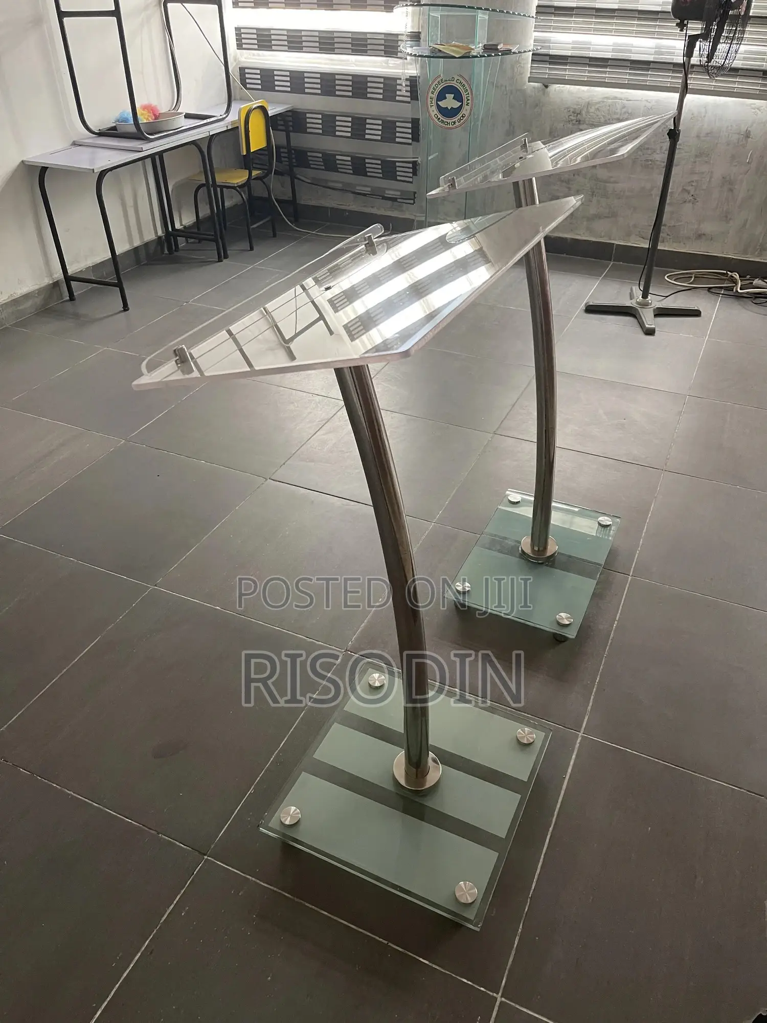Single Pole Pulpit
