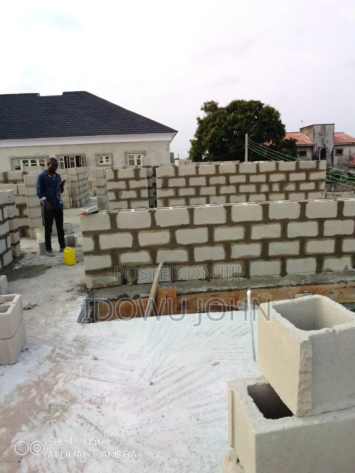 I'm a Skilled Bricklayer in Lagos