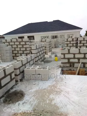 I'm a Skilled Bricklayer in Lagos