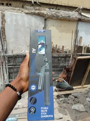 C12 Ai Tracker Smart Tripod