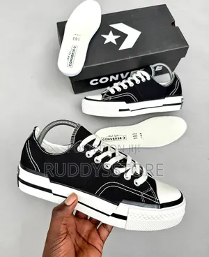 Classic Street Canvas Sneakers (Black/White) / Buy One Get a Free Sock