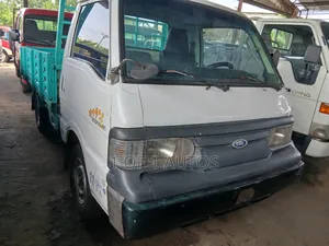 Ford Truck 2000 White
