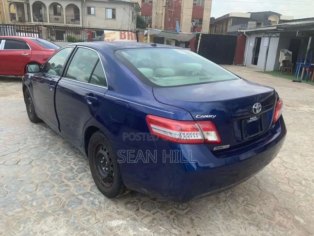 Toyota Camry 2010 Blue