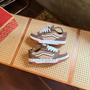 Retro Wave Sneakers / Buy One Get a Free Sock