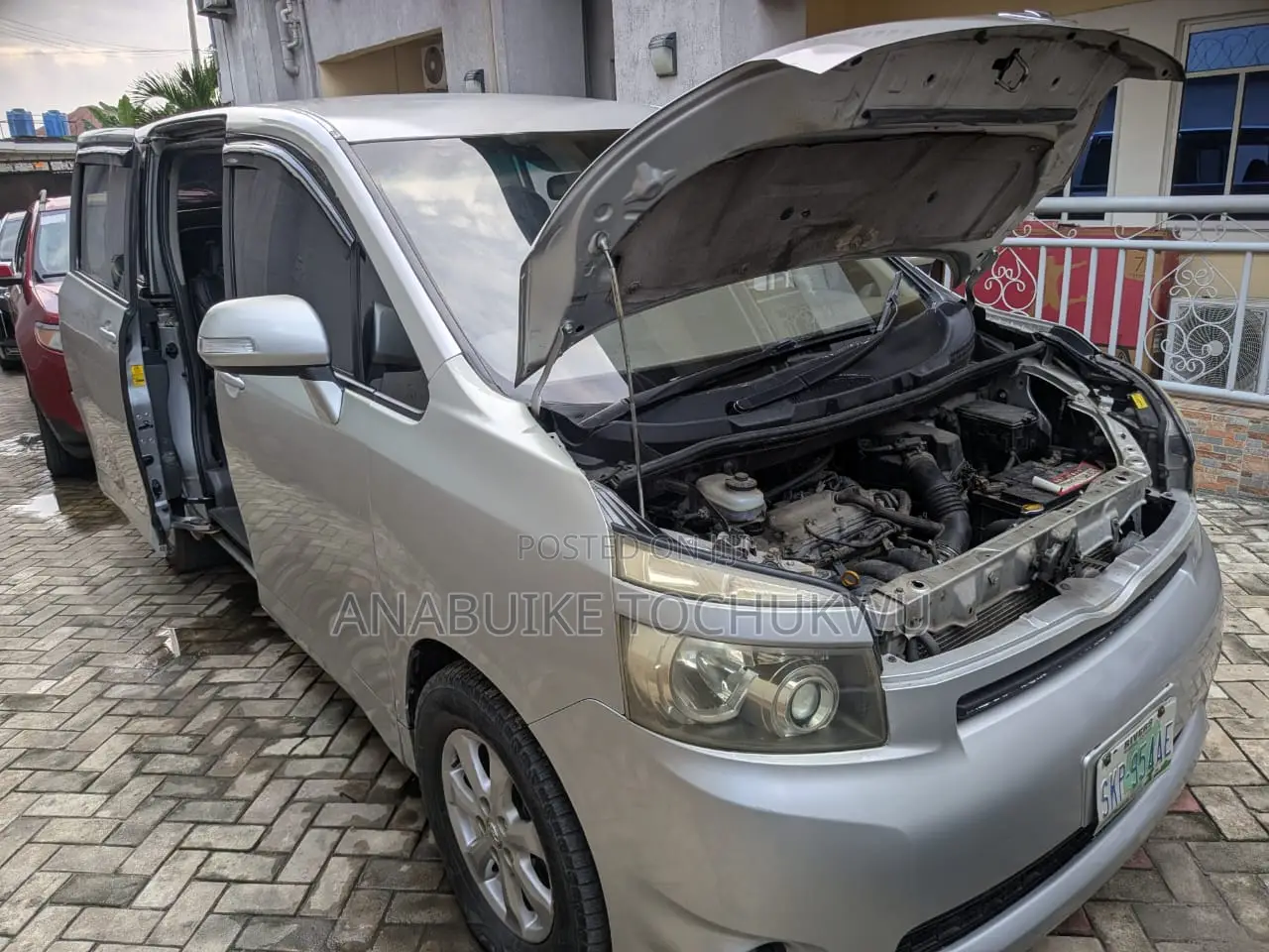 Toyota Voxy 2011 Silver
