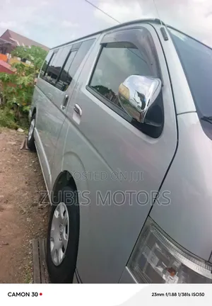 Toyota HiAce 2010 Silver