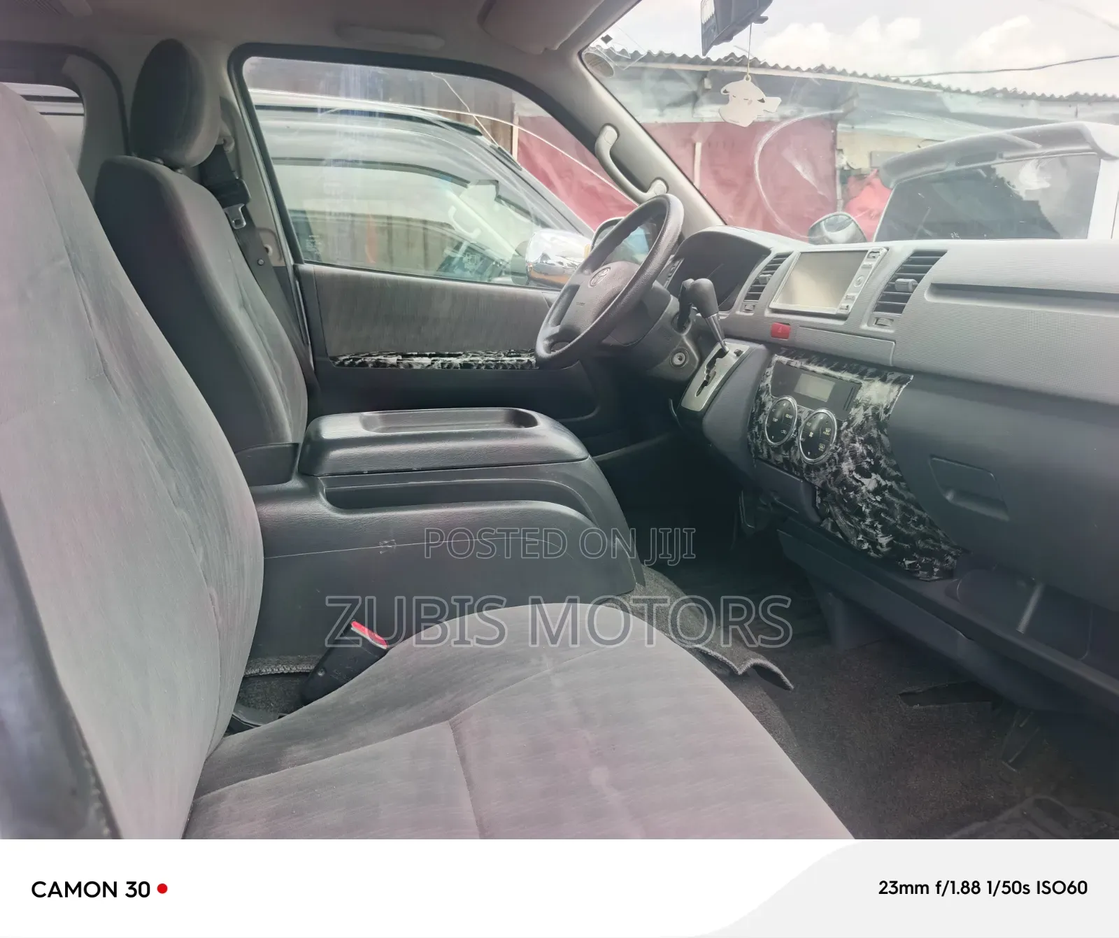 Toyota HiAce 2010 Silver