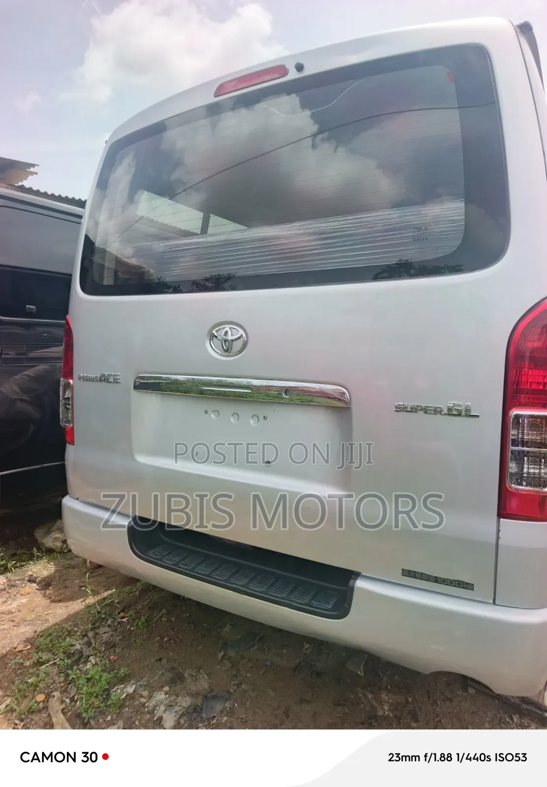 Toyota HiAce 2010 Silver