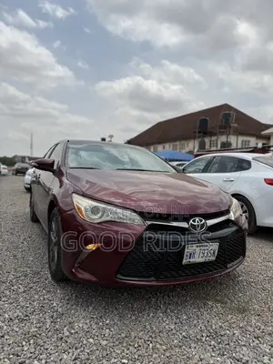 Toyota Camry XLE 4dr Sedan (2.5L 4cyl 6A) 2015 Maroon