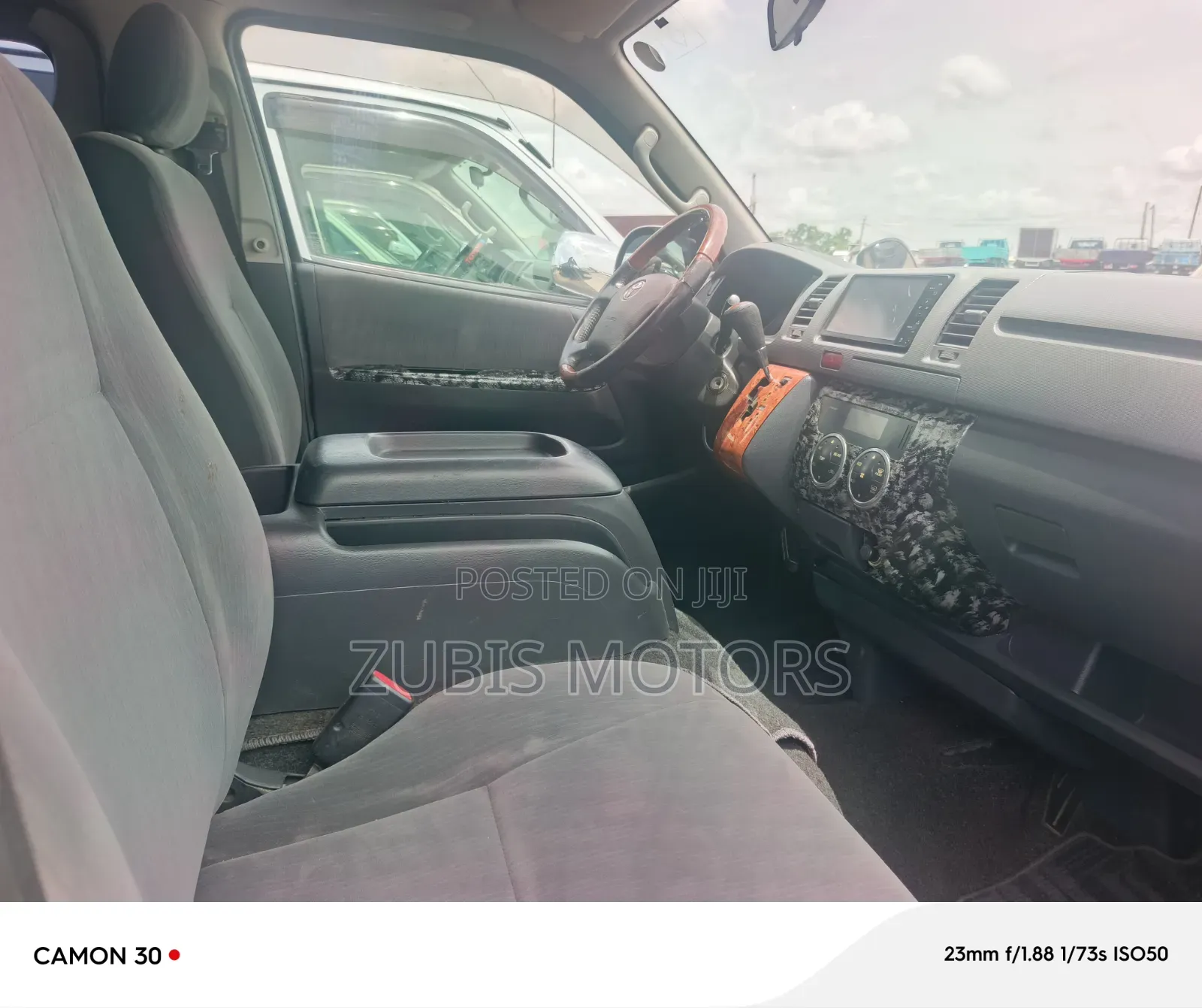 Toyota HiAce 2010 Black