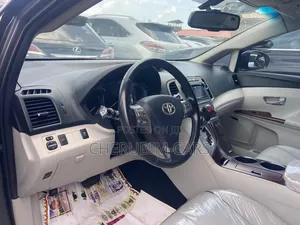Toyota Venza AWD 2011 Gray