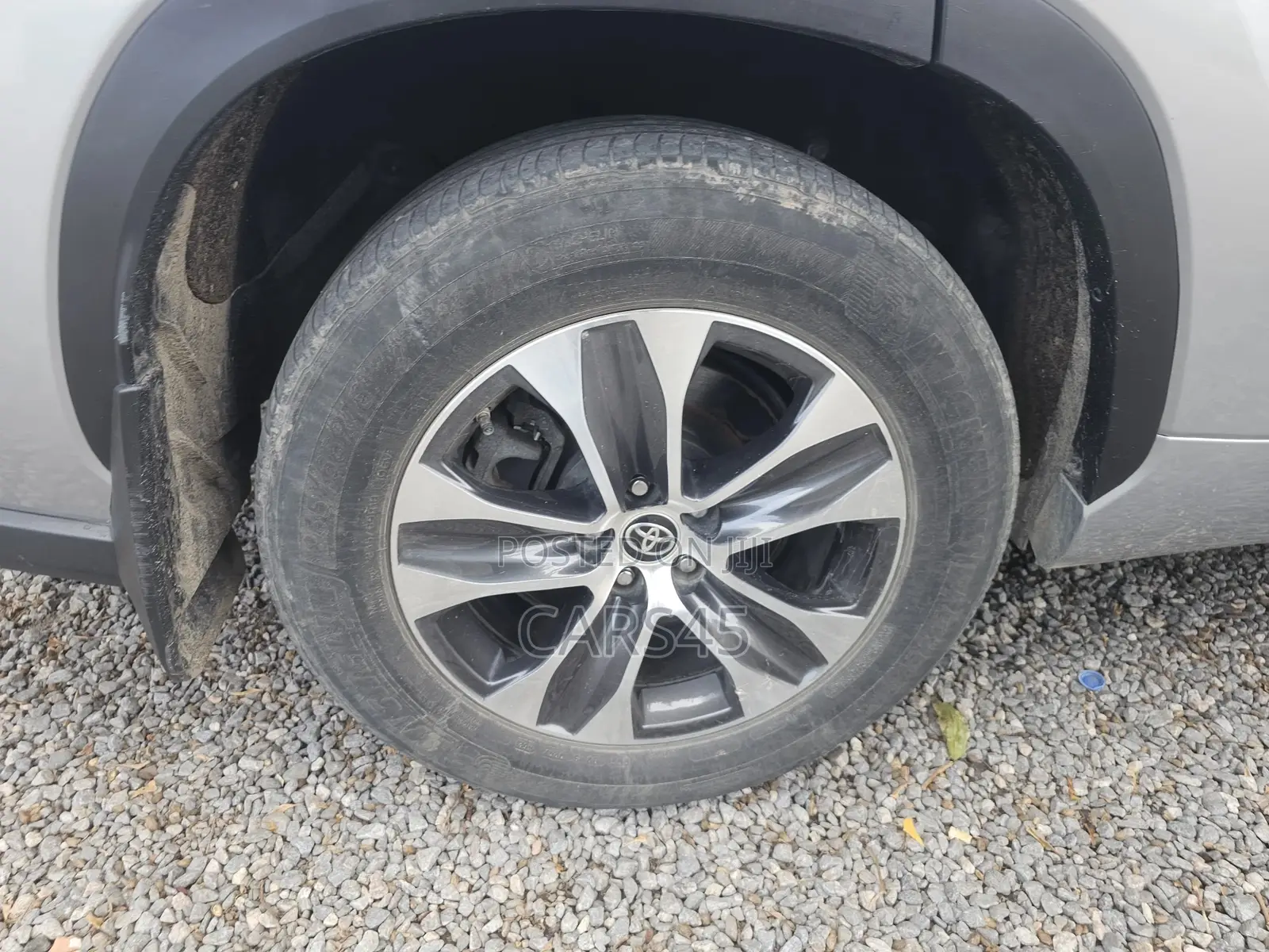 Toyota Highlander 2022 Silver