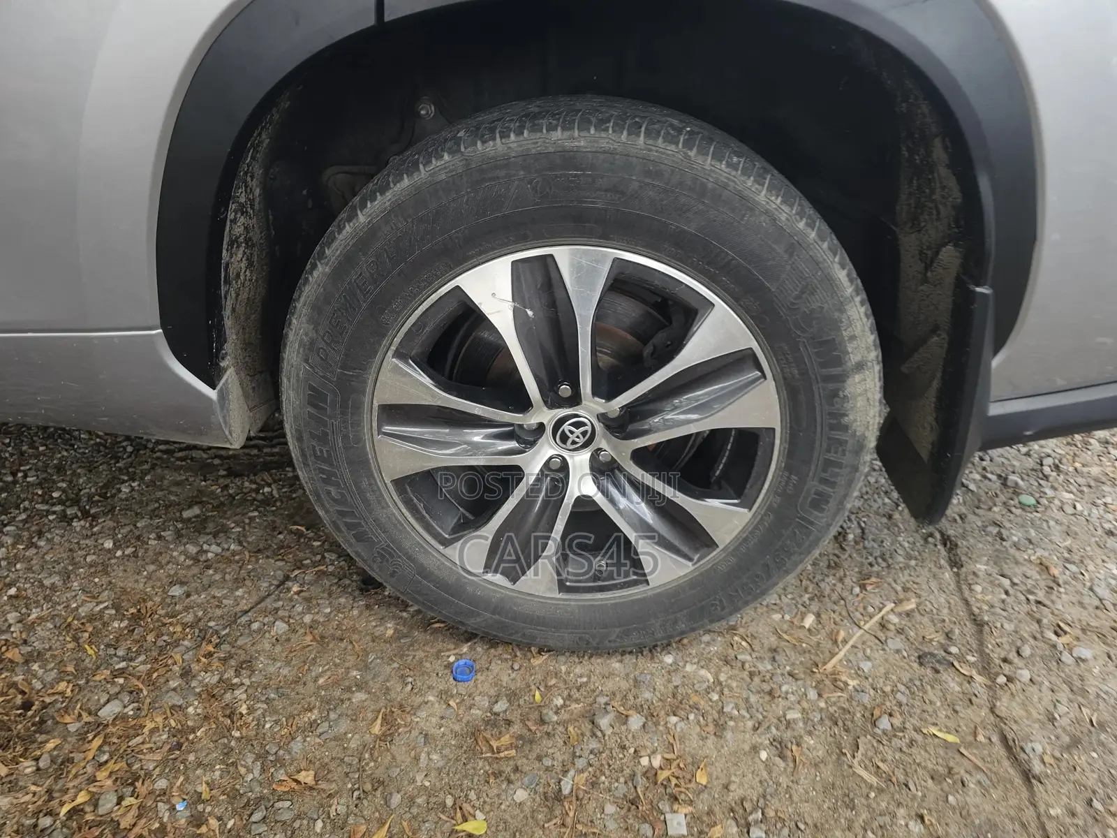Toyota Highlander 2022 Silver