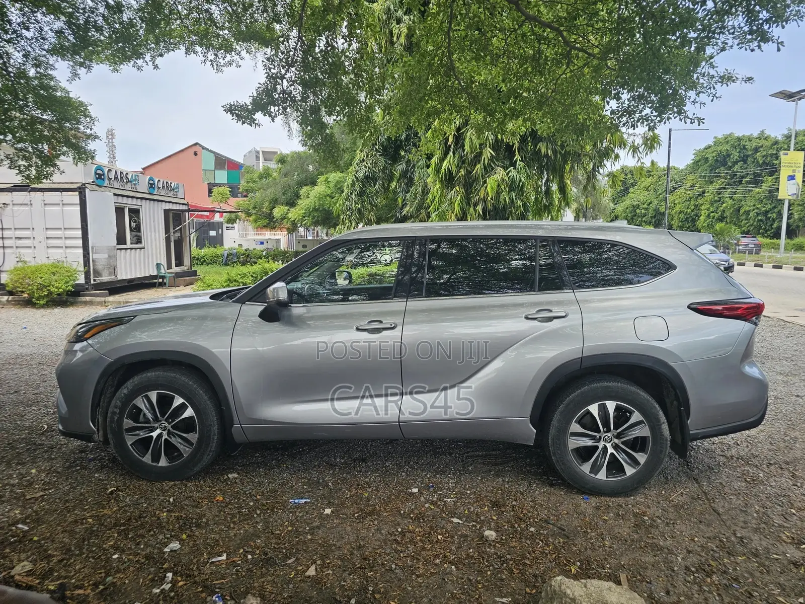 Toyota Highlander 2022 Silver