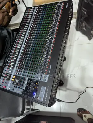 Yamaha Mgp32x Professional Mixer
