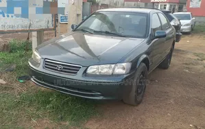 Toyota Camry LE 4dr Sedan (2.2L 4cyl 4A) 2001 Gray