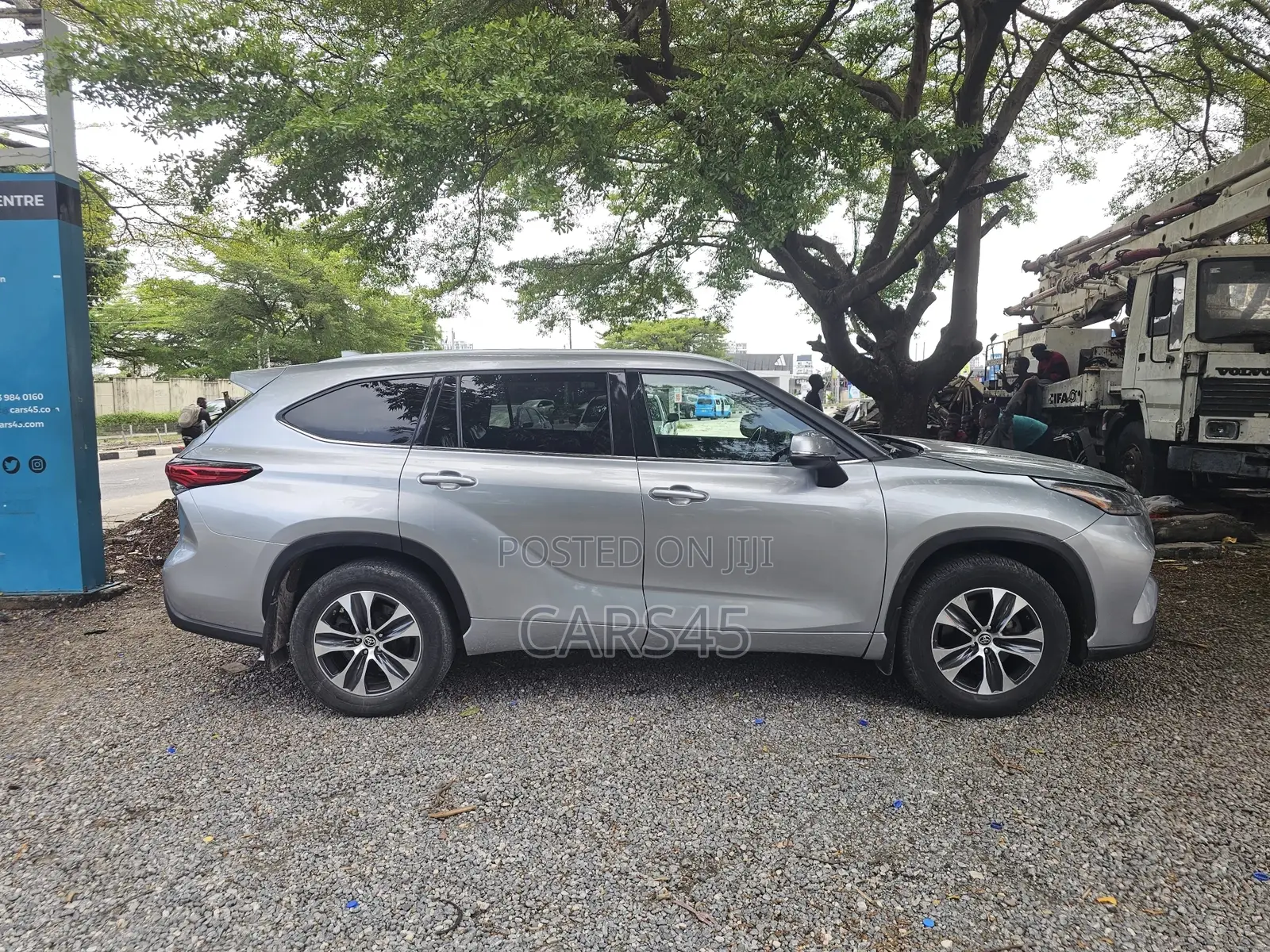 Toyota Highlander 2022 Silver