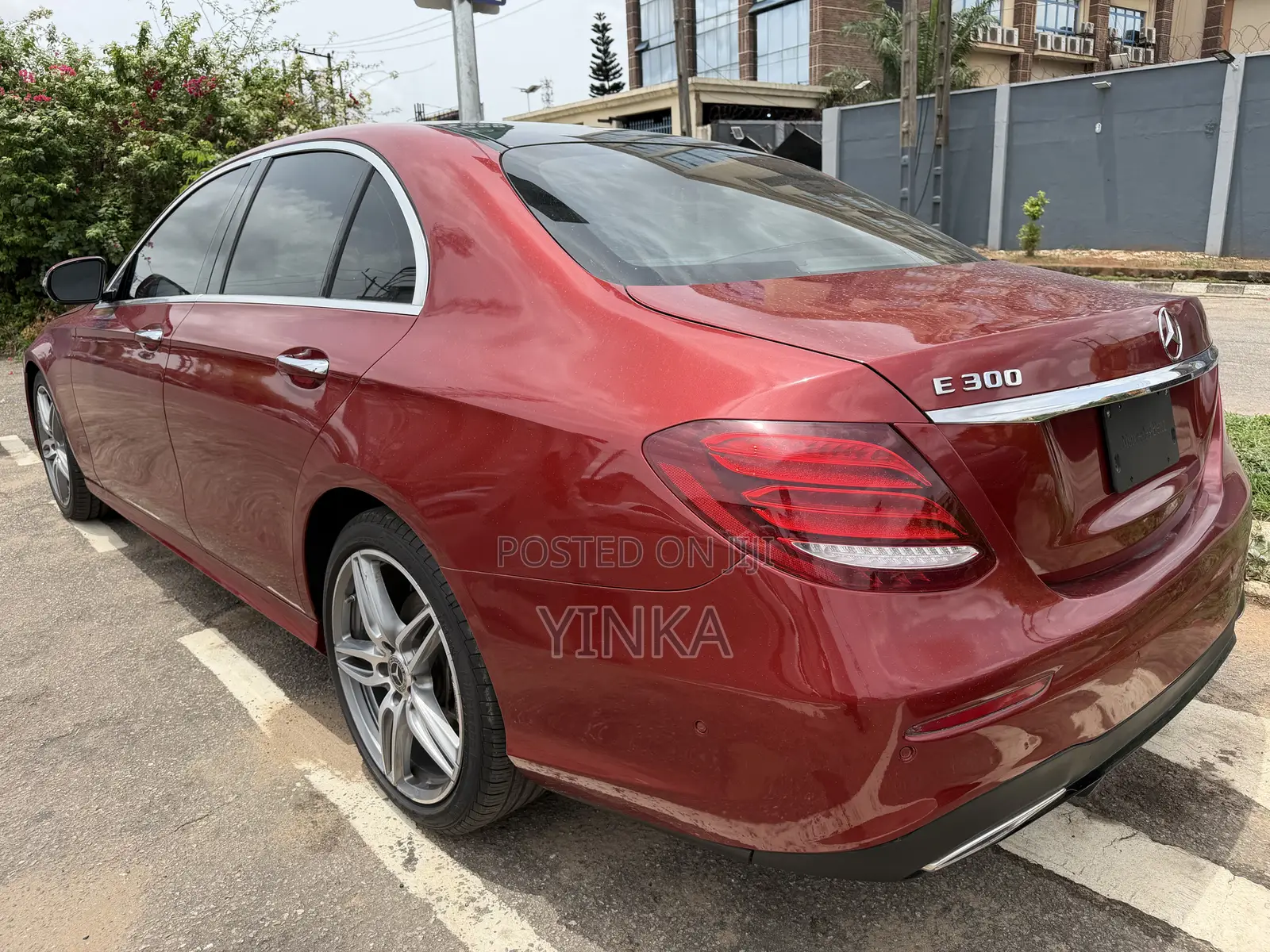 Mercedes-Benz E300 2019 Burgundy