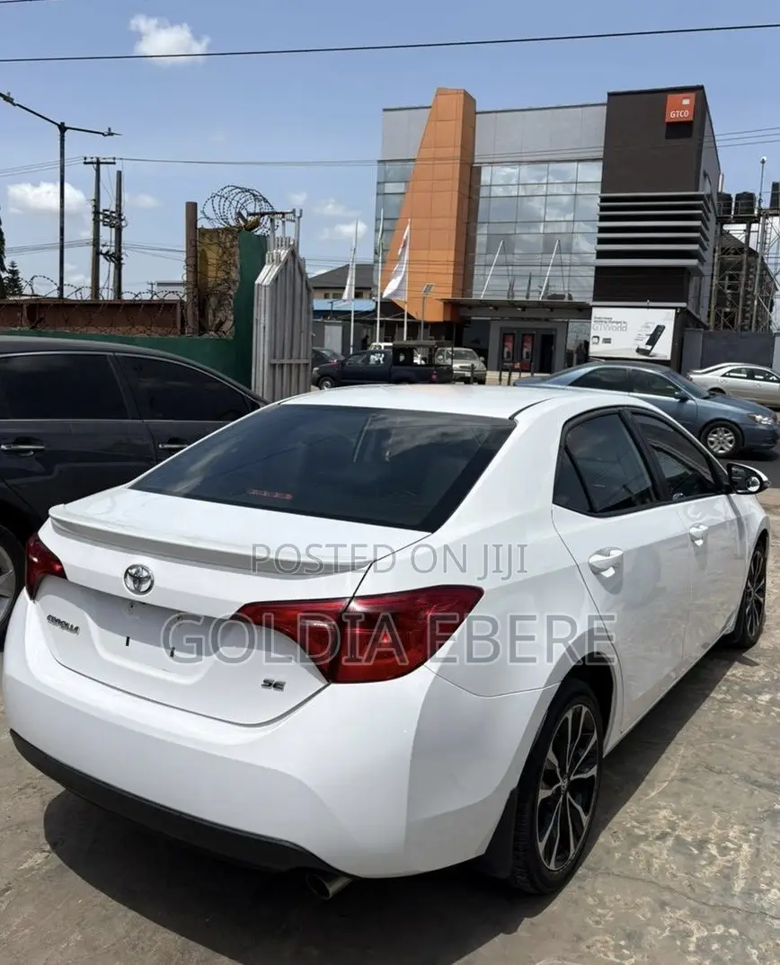 Toyota Corolla 2018 White