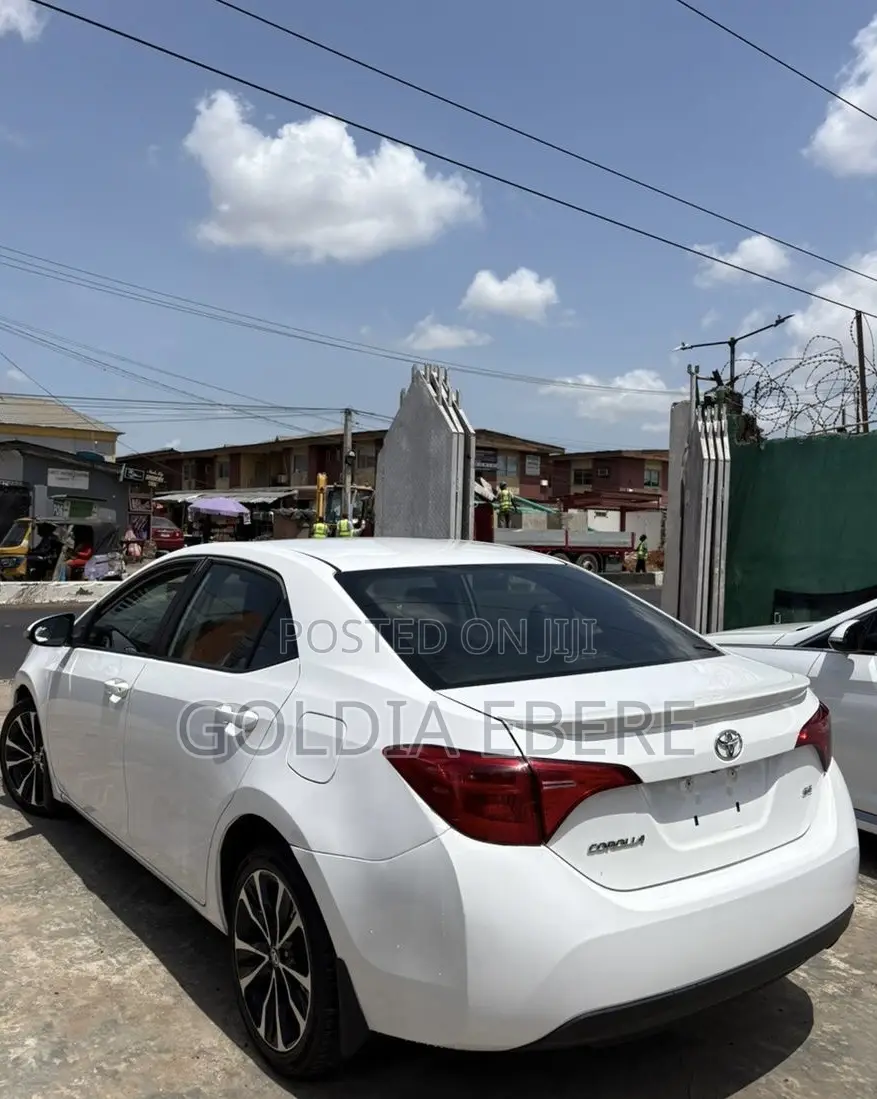 Toyota Corolla 2018 White