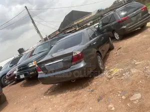 Toyota Camry 2005 Gray