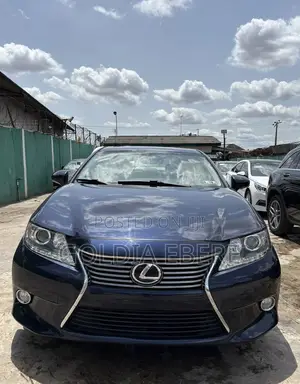 Lexus ES 2013 Blue