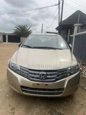 Honda City 2010 Gold