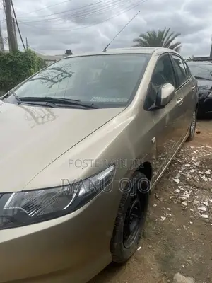 Honda City 2010 Gold
