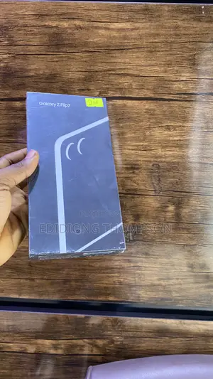 New Samsung Galaxy Z Flip7 256 GB
