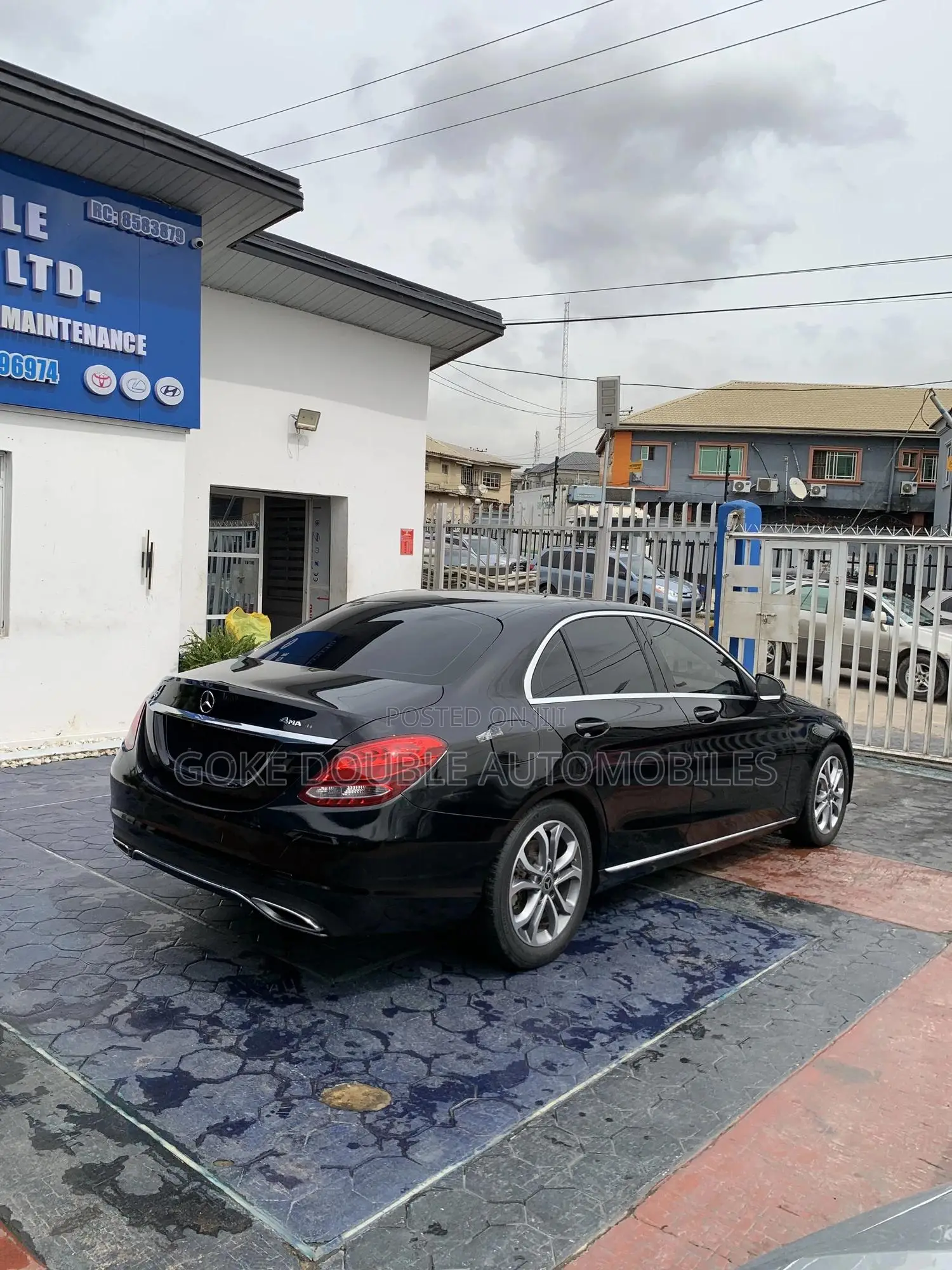 Mercedes-Benz C300 2016 Black