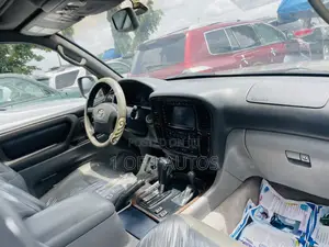 Toyota Land Cruiser 100 4.7 V8 Executive 2005 Gray