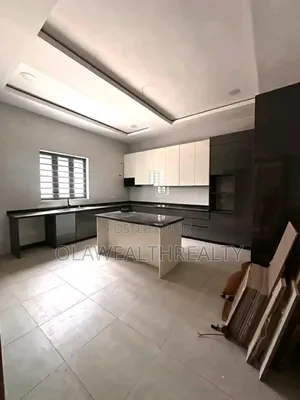 7bdrm Duplex in Gwarinpa for sale