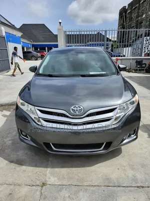 Toyota Venza XLE 4dr Wagon AWD (3.5L 6cyl 6A) 2015 Gray