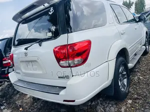 Toyota Sequoia Limited 4dr SUV 4WD (4.7L 8cyl 4A) 2004 White