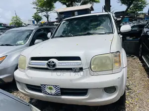 Toyota Sequoia Limited 4dr SUV 4WD (4.7L 8cyl 4A) 2004 White