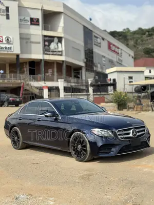 Mercedes-Benz E450 A238 4MATIC 2019 Blue