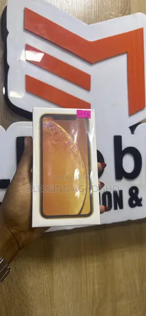 New Apple iPhone XR 128 GB Yellow
