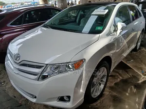 Toyota Venza XLE 4dr Wagon AWD (2.7L 4cyl 6A) 2015 White
