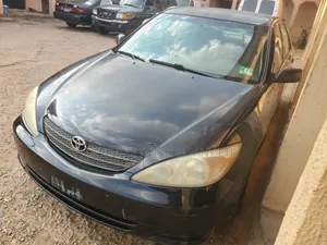 Toyota Camry LE 4dr Sedan (2.4L 4cyl 5M) 2004 Black