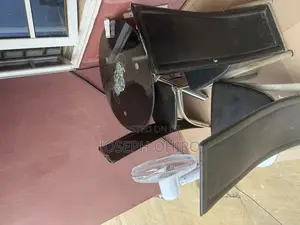 3 Sitter Glass Dining Tablr Set