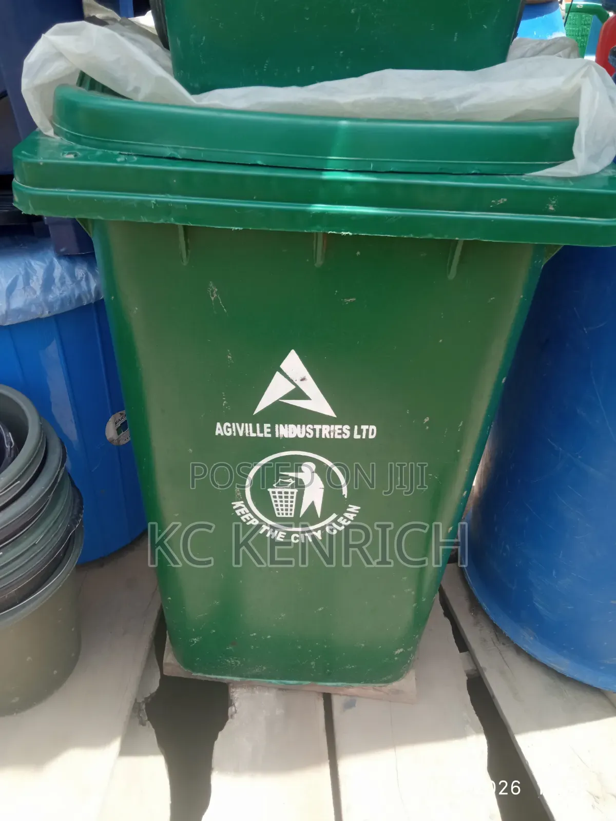Plastic Dustbin 240 Ltrs