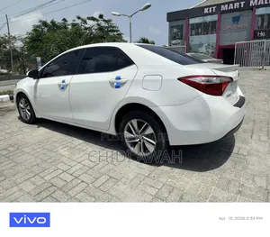 Toyota Corolla LE Premium 4dr Sedan (1.8L 4cyl CVT) 2014 White